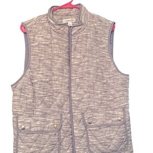 Croft & Barrow women’s vest size large light grey and white with pockets
